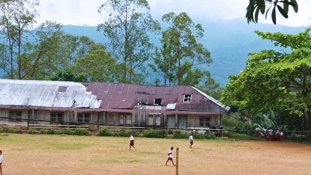 Gedung SDK Lambur di Kecamatan Kuwus Sudah Lama Tak Diperbaiki, Kondisinya Sangat Memprihatinkan