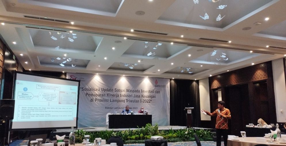 Kepala Sub Bagian Edukasi dan Perlindungan Konsumen OJK Lampung Dwi Krisno Yudi Pramono dalam Sosialisasi Update SWI pada Kamis, 19 Mei 2022.