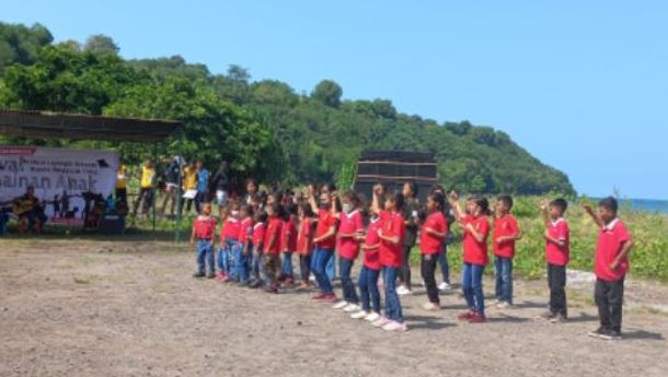 Ikut Meriahkan 'Fesival Layangan' OSIS SMAK Pancasila, Komunitas Anak-Anak St  Andreas  Nyanyikan Lagu 'Layang-Layang'