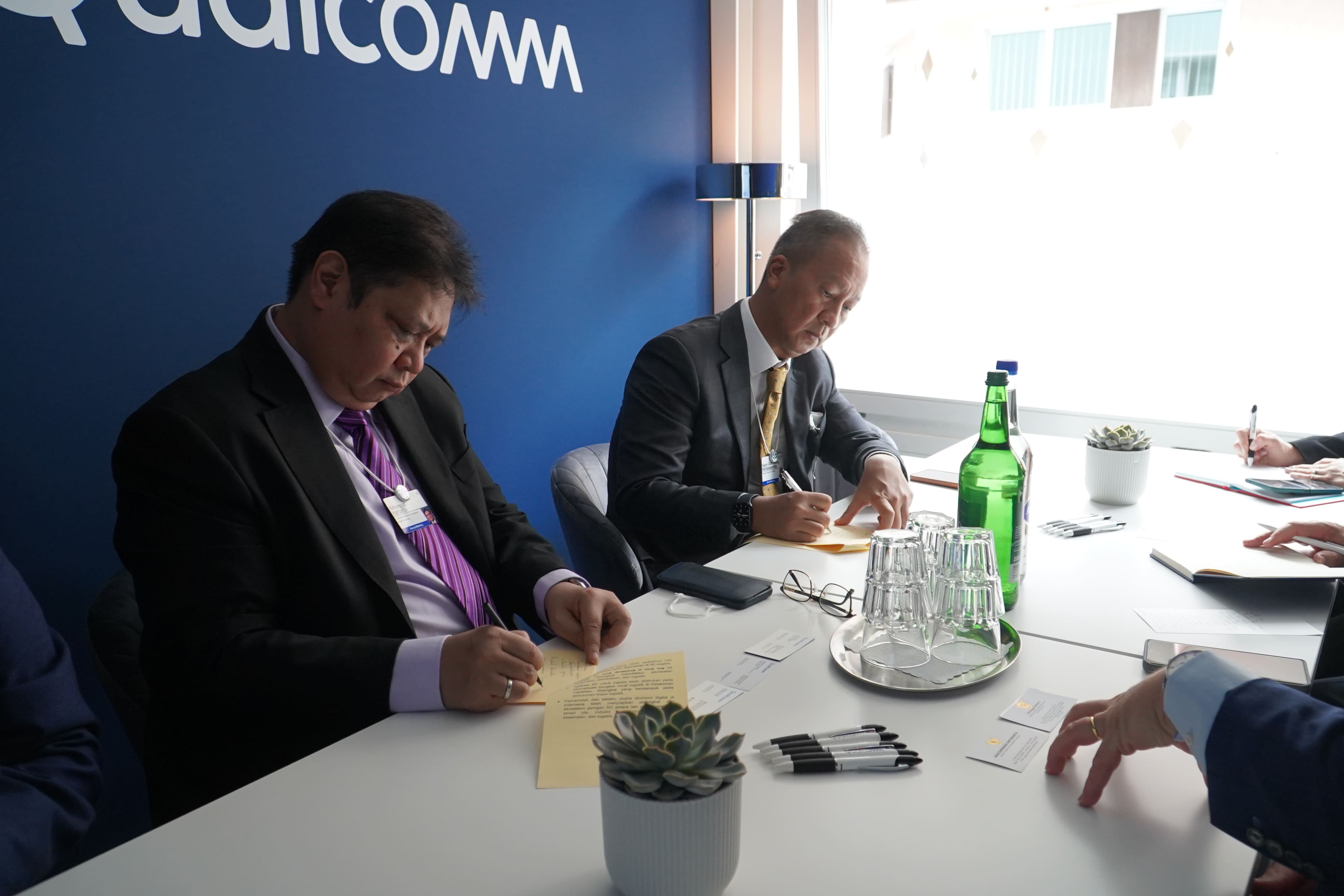 Menko Perekonomian Airlangga Hartarto bertemu dengan CEO Qualcomm Cristiano Amon di Swiss (Kemenko Perekonomian RI)