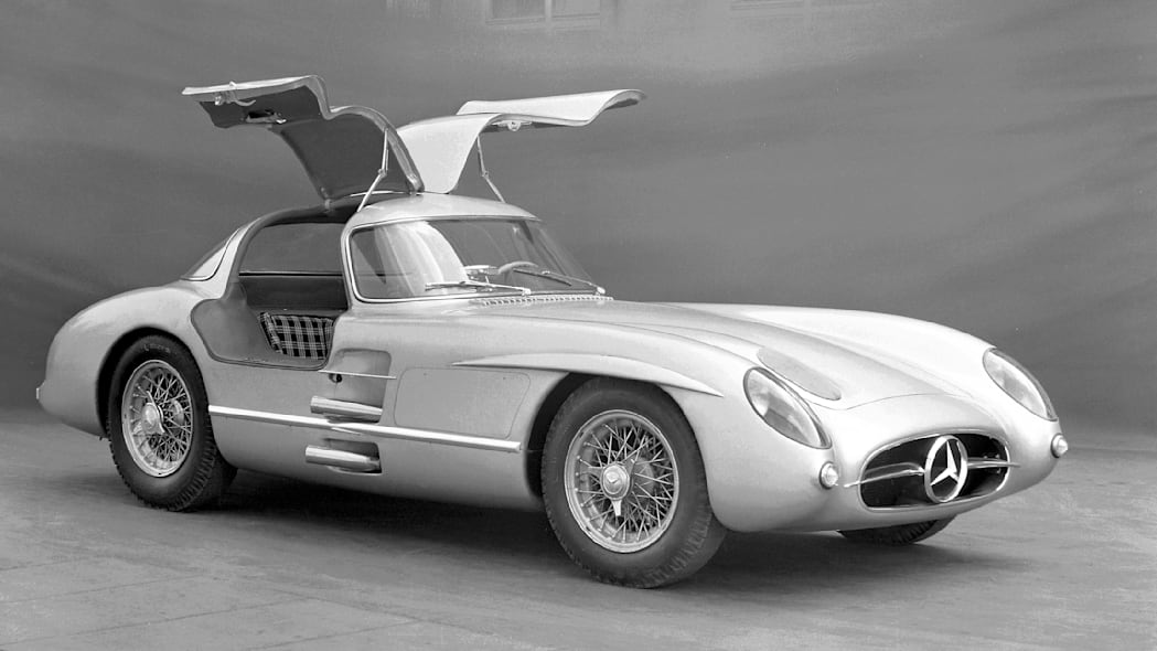 Mobil keluaran Mercedes-Benz ini telah terjual dan menjadi mobil termahal di dunia.