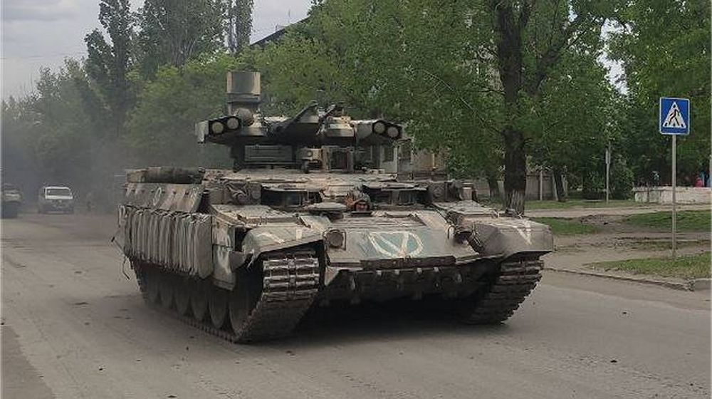 Russian_BMPT-72_Terminator_fire_support_vehicle_starts_fighting_in_Ukraine_925_001.jpg