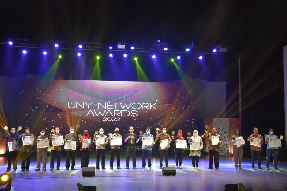 Para penerima UNY Award.jpeg