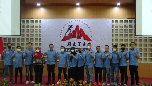Bima Arya Kukuhkan Pengurus Asosiasi Lari Trail Lampung
