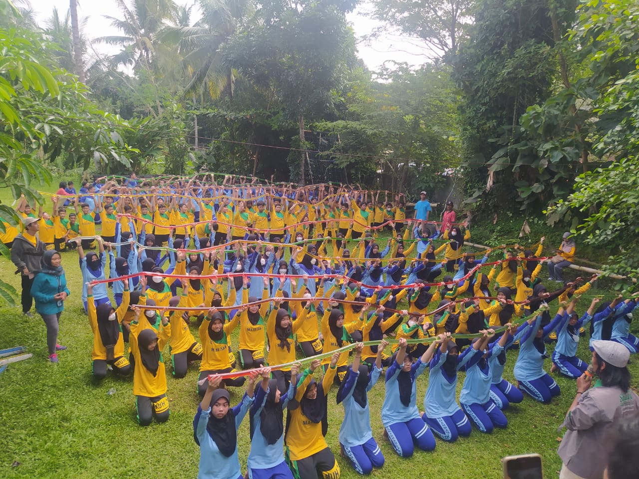 Pupuk Kekompakan, 186 Siswa SMP Muhammadiyah 7 Solo Ikuti Outbond Super