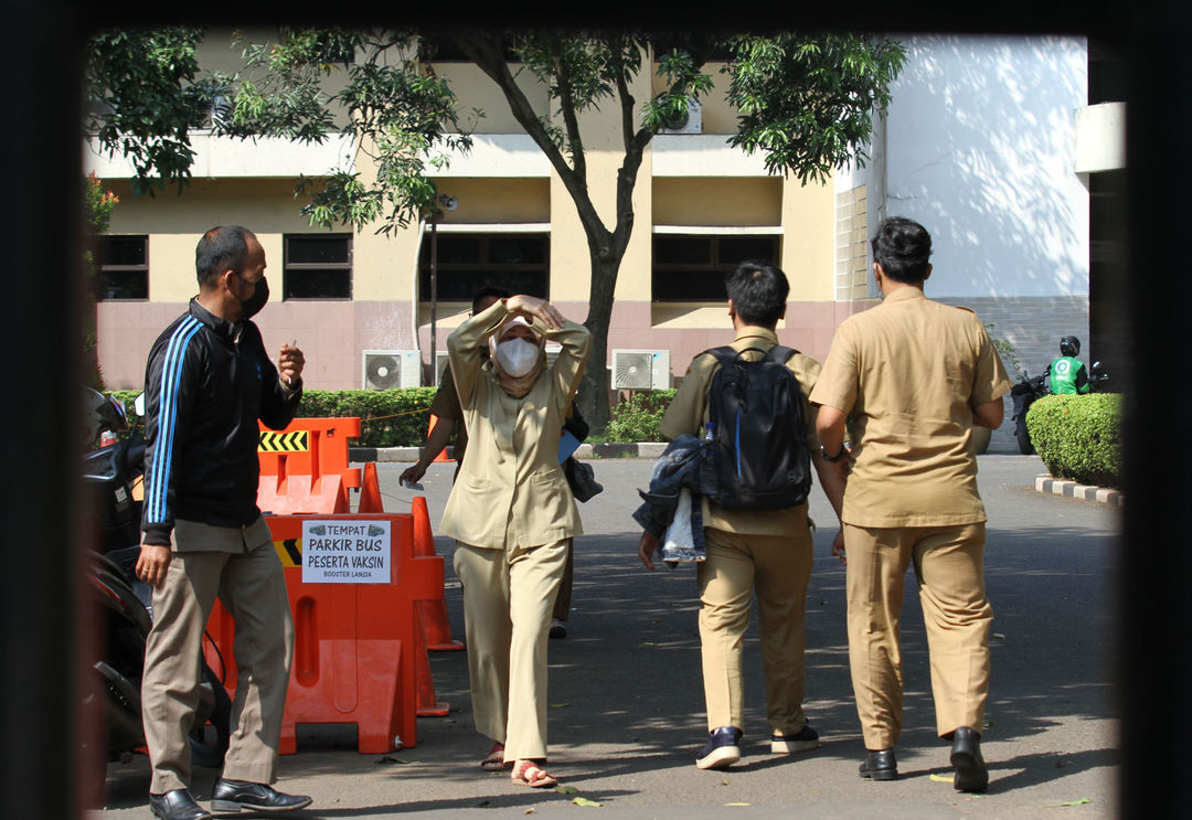 Aktifitas PNS di kawasan pusat pemerintahan Kota Tangerang. Foto : Panji Asmoro/TrenAsia