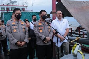 pengungkapan tersangka penyelundupan bbm bersubsidi.jpeg