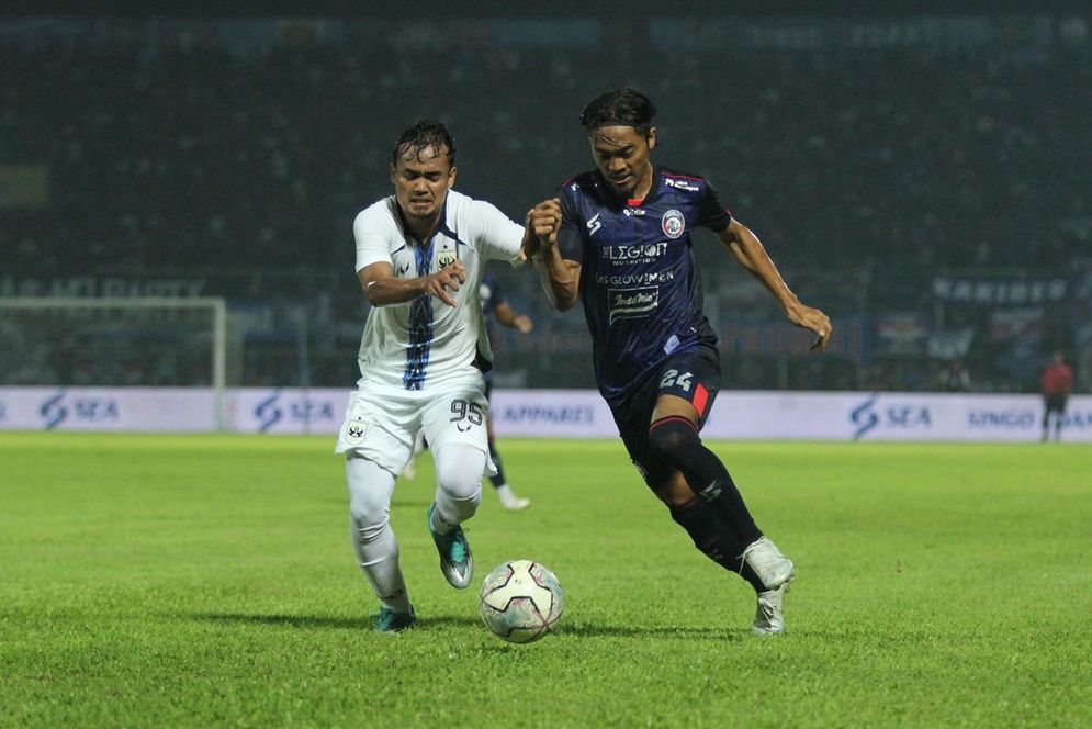 Lengkapi-Syarat-Administrasi--Arema-FC-Lakukan-Tes-Fisik-Lengkap-1653575540.jpg