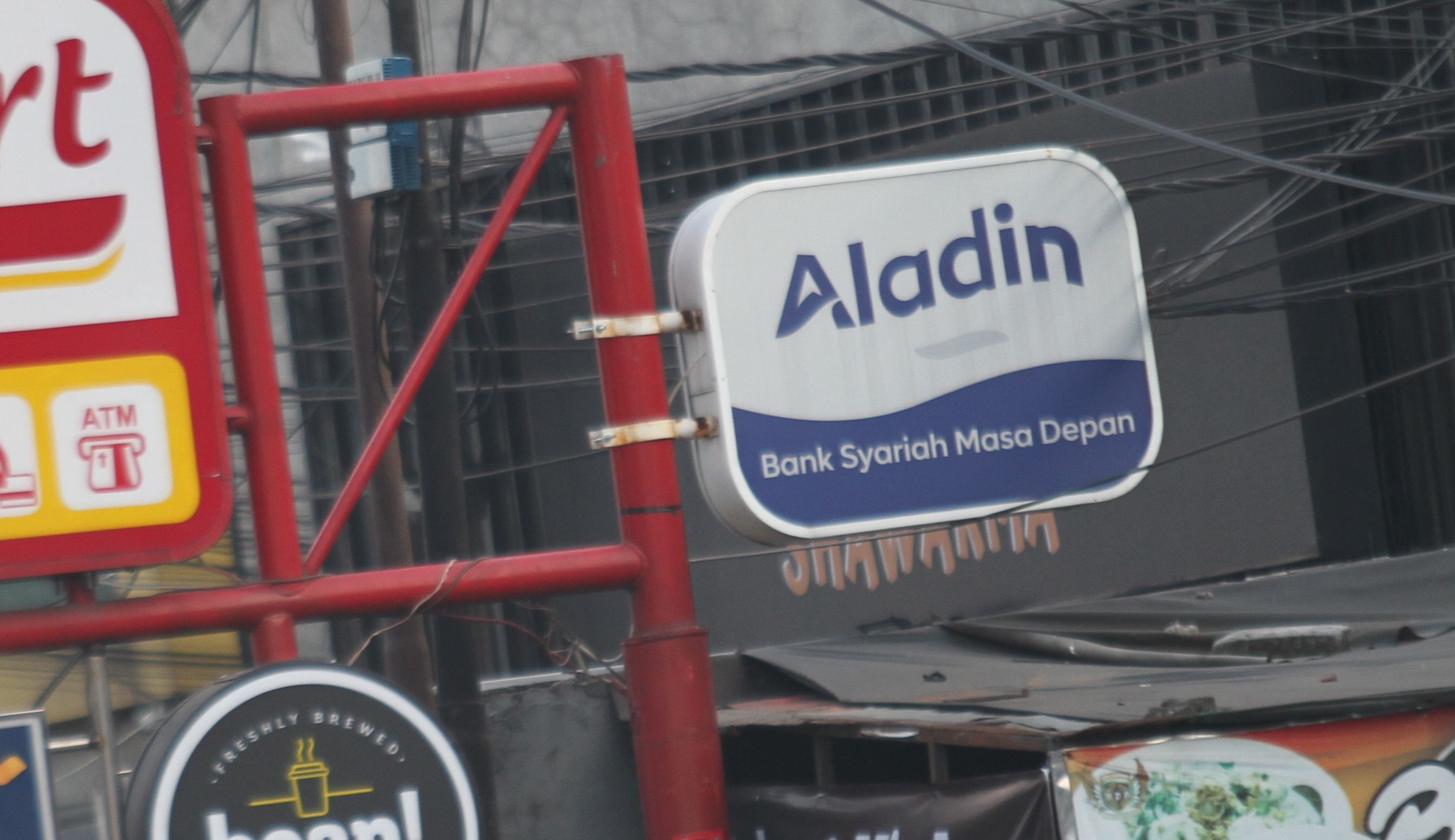 Logo Bank Aladin di Jakarta. Foto: Panji Asmoro/TrenAsia