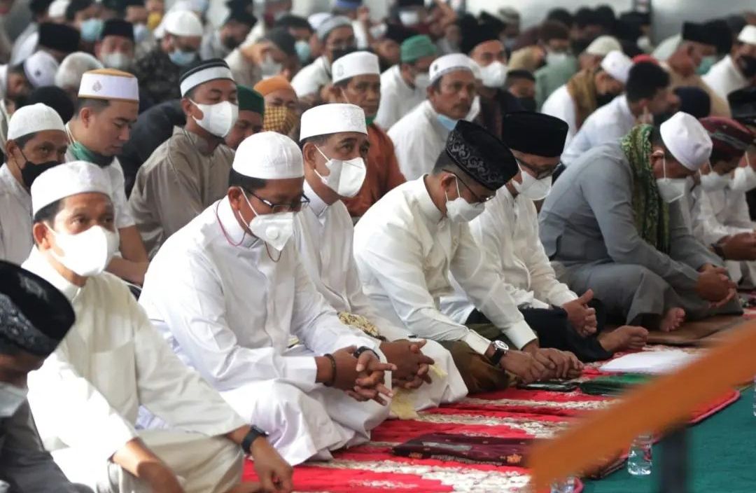 Sholat Idulfitri 1443 Hijriah di Masjid Balikpapan Islamic Center (BIC) yang dihadiri Wali Kota Balikpapan H. Rahmad Mas'ud, SE, ME, Minggu (2/5/2022)