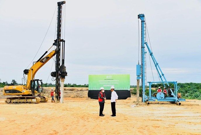 Presiden Joko Widodo saat meresmikan pembangunan KIPI Tanah Kuning Mangkupadi.