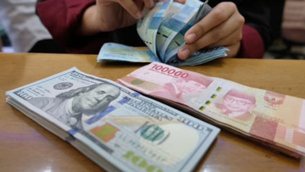 Kurs Rupiah Awal Pekan Menguat