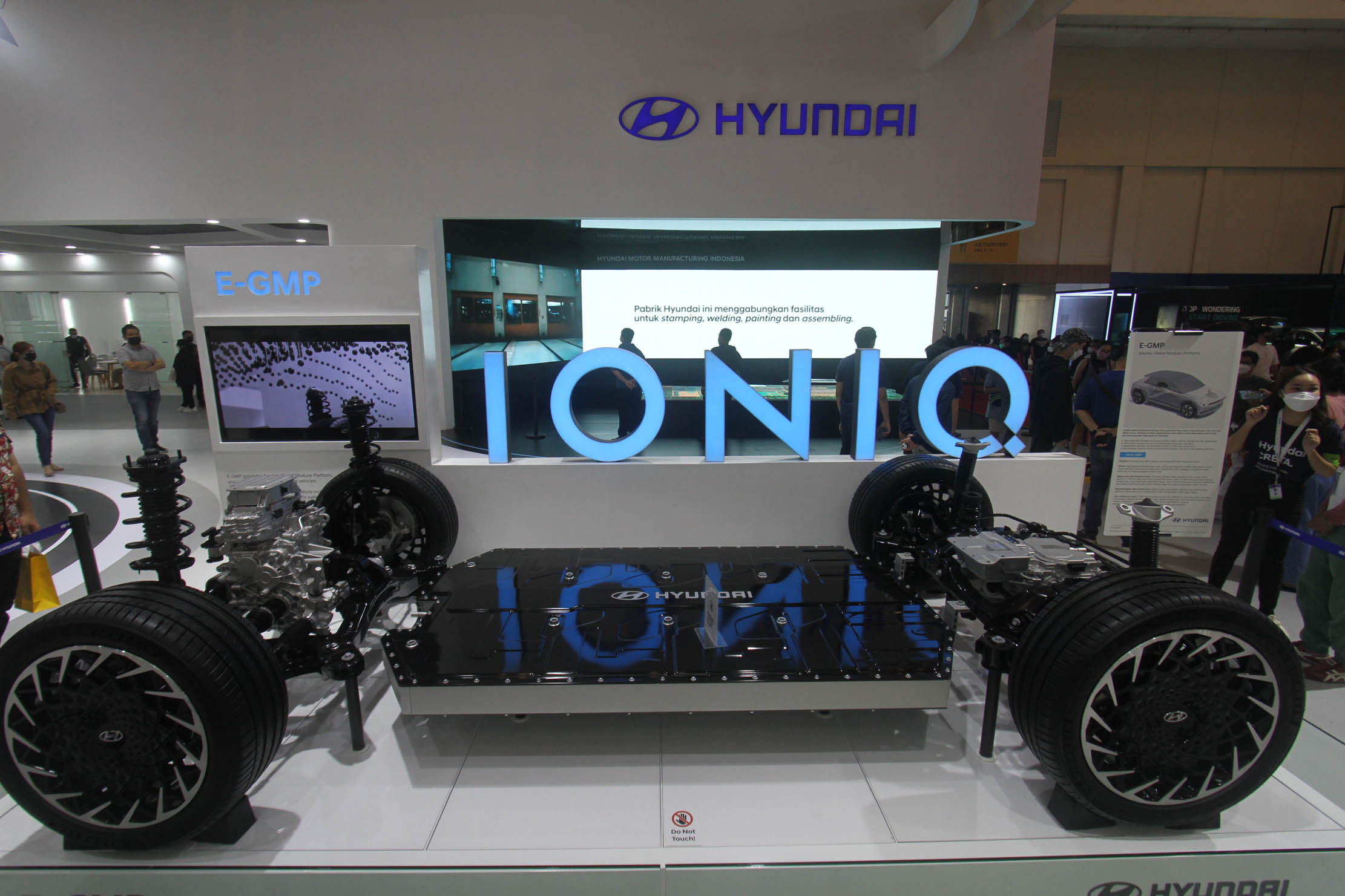 Baterai untuk mobil Hyundai Electrik di generasi terbarunya nanti dipamerkan pada pameran Otomotif Gaikindo Indonesia International Auto Show (GIIAS) 2021 di Indonesia Convention Exhibition (ICE) BSD, Serpong, Tangerang. Foto : Panji Asmoro/TrenAsia