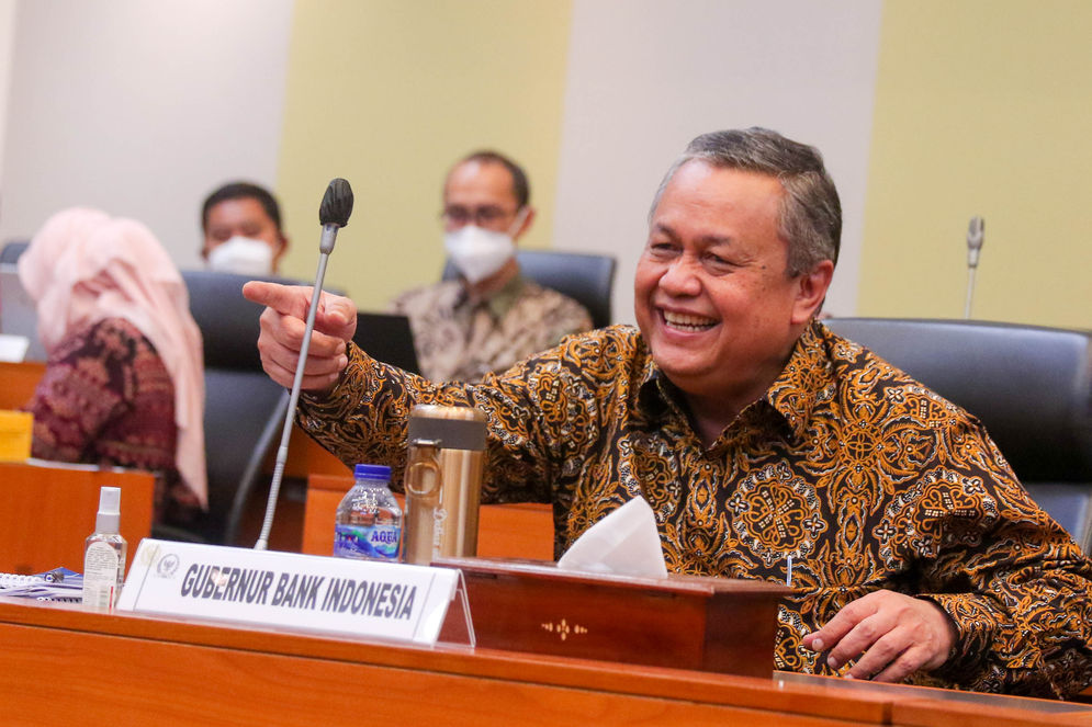 Gubernur Bank Indonesia, Perry Warjiyo saat mengikuti rapat kerja dengan Bandan Anggaran DPR RI di Komplek Parlemen Senayan, Jakarta, Selasa, 31 Mei 2022. 