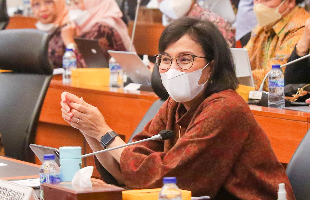 Menteri Keuangan, Sri Mulyani saat mengikuti rapat kerja dengan Bandan Anggaran DPR RI di Komplek Parlemen Senayan, Jakarta, Selasa, 31 Mei 2022. Foto: Ismail Pohan/TrenAsia