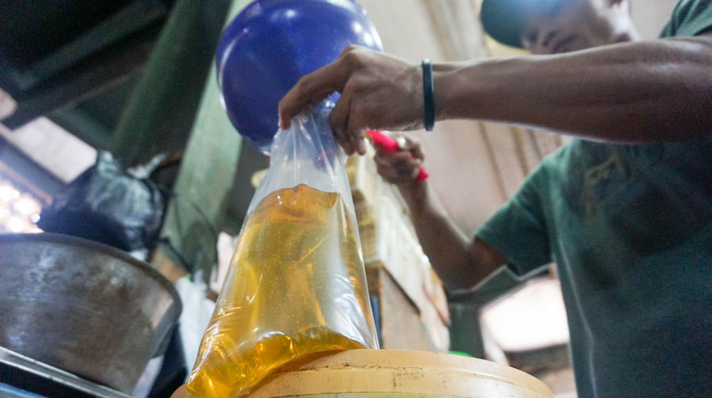 Ilustrasi Minyak Goreng Curah-2.jpg