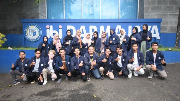 24 Mahasiswa IIB Darmajaya Lolos Program Digital Marketing Academy di TDM