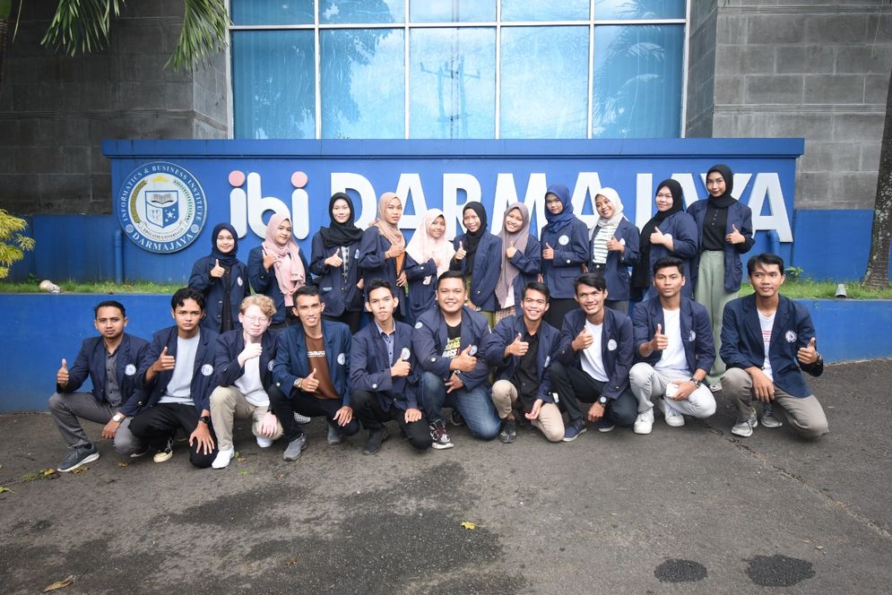 Adapun 24 mahasiswa tersebar dari Prodi Manajemen, Bisnis Digital, Sistem Informasi, Teknik Informatika dan Sistem Komputer.