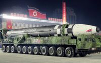 Korea Utara luncurkan delapan rudal balistik sekaligus dan dikhawatirkan akan kembali meningkatkan ketegangan dengan Korea Selatan.