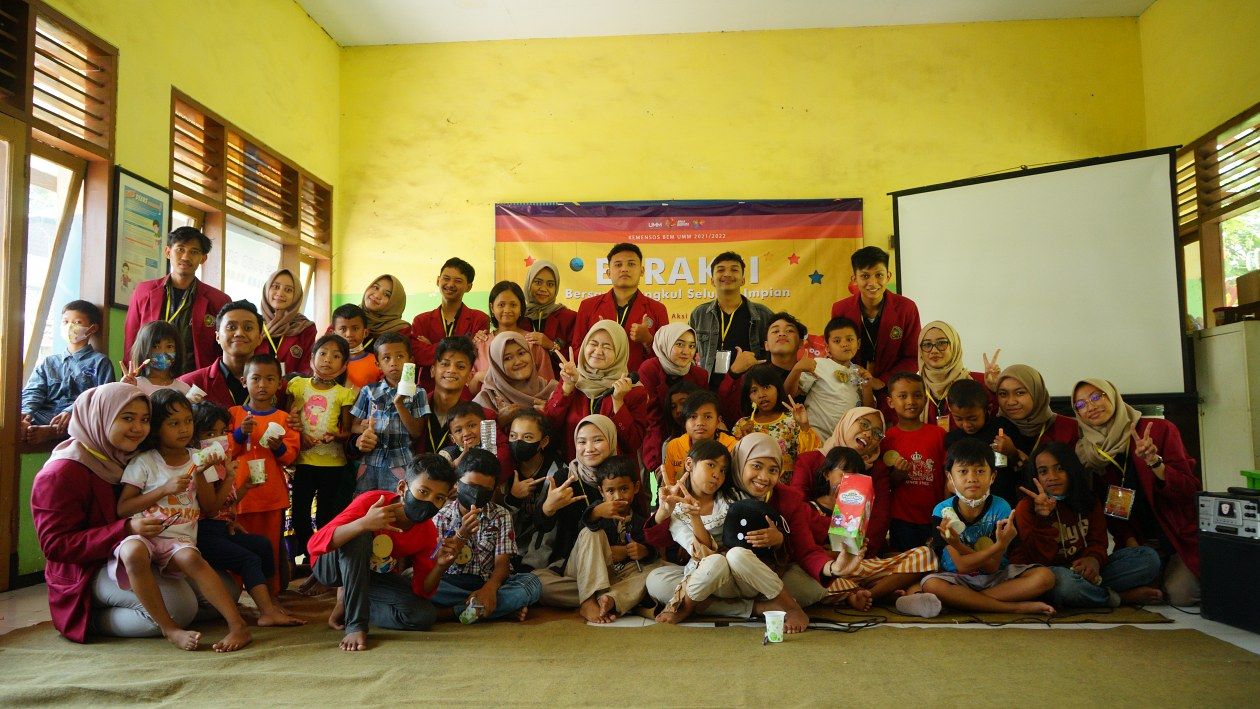 BEM UMM Berbagi Edukasi Kesehatan Diri dan Etika ke Anak-Anak di Pulosari Malang
