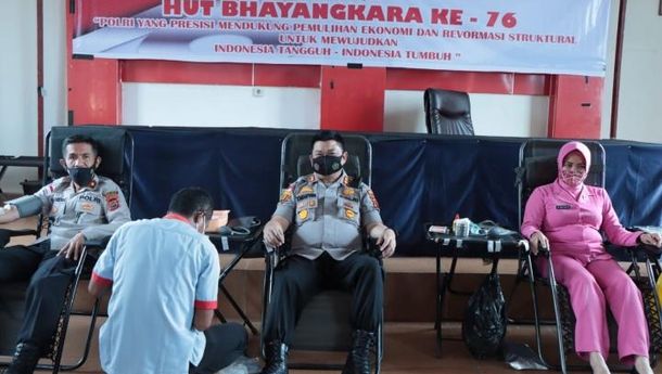 Sambut HUT Bhayangkara Ke-76, Polres Manggarai Gelar Bhakti Sosial Donor Darah