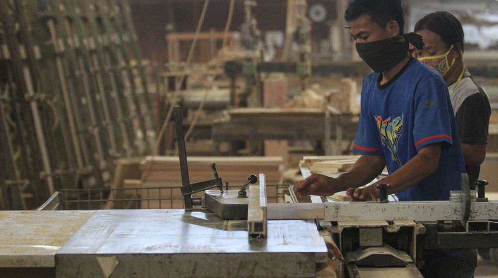 Ilustrasi Pekerja Pabrik - Panji 4.jpg