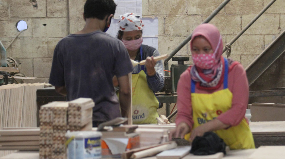 Ilustrasi Pekerja Pabrik - Panji 3.jpg