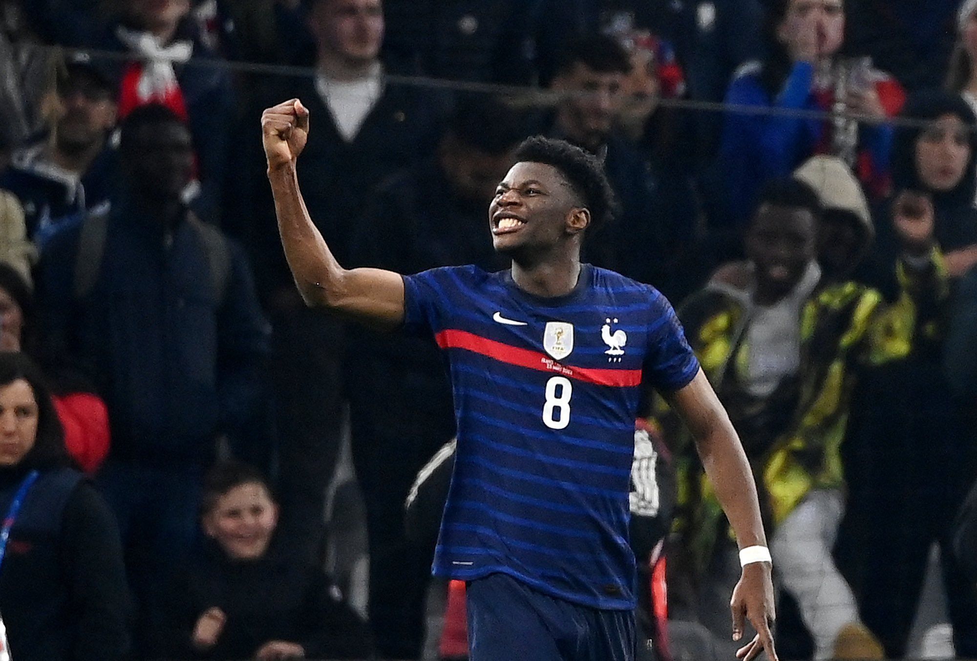 Aurelien Tchouameni resmi berkostum Real Madrid musim depan.