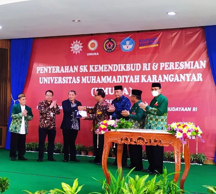 Resmikan Universitas Muhammadiyah Karanganyar, Menko PMK: PTS Harus Berkontribusi Membangun SDM