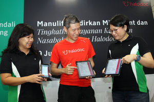 Kerjasama Halodoc Manulife - Panji 1.jpg