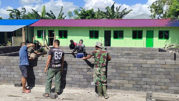 PLN Manfaatkan FABA PLTU Ropa untuk Bedah Rumah Prajurit TNI KODIM 1603 Sikka