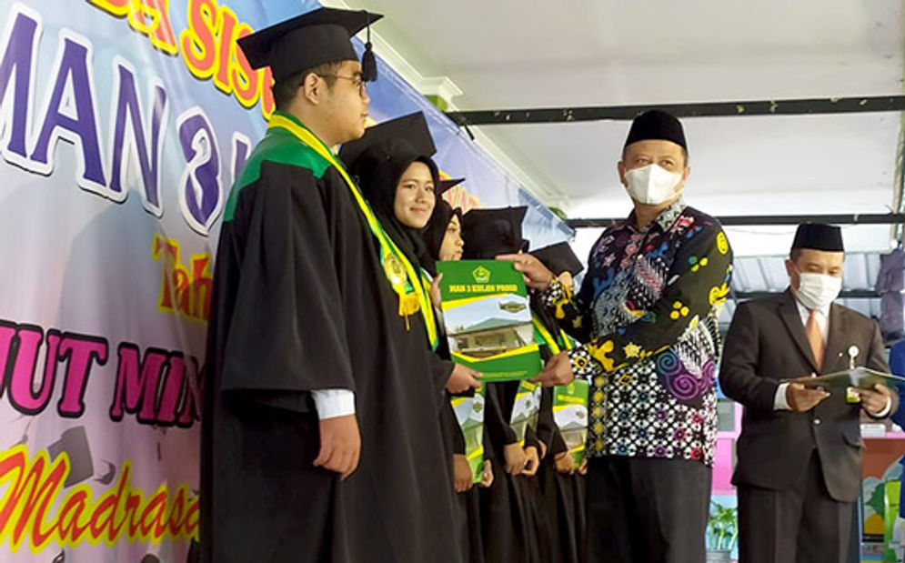 12062022-MAN 3 KP Wisuda1.jpg