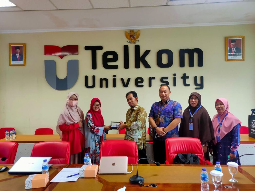 IIB Darmajaya menjalin kerja sama dengan Universitas Budi Luhur dan Telkom University dalam peningkatan kualitas pendidikan Merdeka Belajar Kampus Merdeka (MBKM).