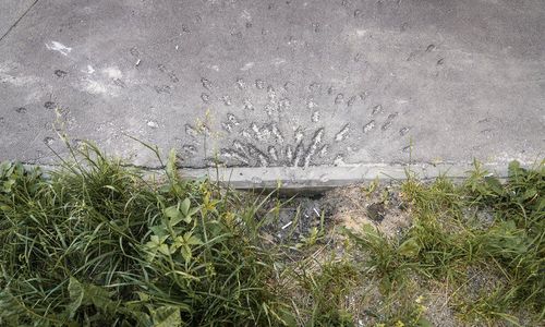 Rusia dituduh menggunakan jenis bom ilegal yang membahayakan warga sipil dalam invasinya ke Ukraina.