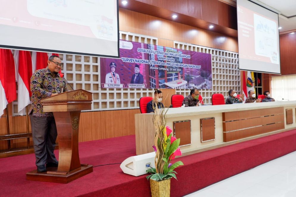 Kepala OJK Lampung Bambang Hermanto Sosialisasi Literasi dan Inklusi Keuangan dalam rangka Survey Nasional Literasi dan Inklusi Keuangan Tahun 2022.