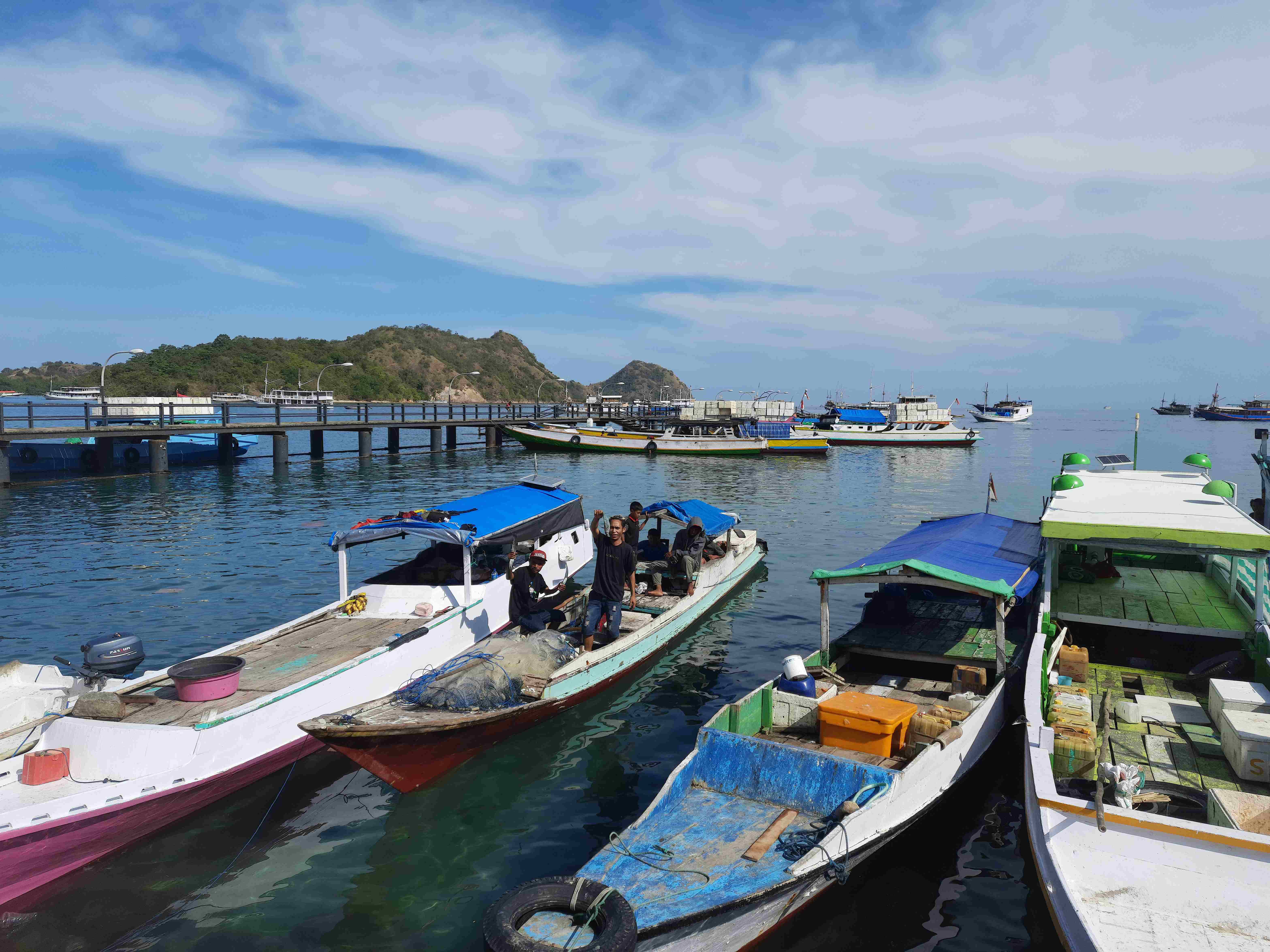 Para nelayan di Tempat Pelelangan Ikan, Labuan Bajo