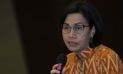 Menteri Keuangan Sri Mulyani memberikan keterangan pers usai penandatanganan Perjanjian Kerja Sama DJBC dengan Jaksa Agung Muda Bidang Intelijen dan Jaksa Agung Muda Bidang Tindak Pidana Khusus Kejaksaan RI,Kamis 16 Juni 2022. Foto : Panji Asmoro/TrenAsia