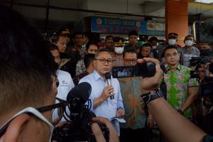 Mendag Zukifli Hasan Di pasar Koja