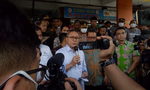 Mendag Zukifli Hasan Di pasar Koja