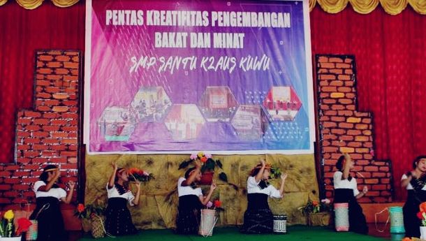 Para Siswa SMP St Klaus Kuwu Unjuk Kebolehan dalam Bidang Seni Pertunjukkan
