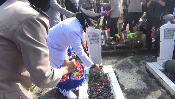 HUT Ke-340, Jajaran Pemkot Bandar Lampung Tabur Bunga di Makam Pahlawan