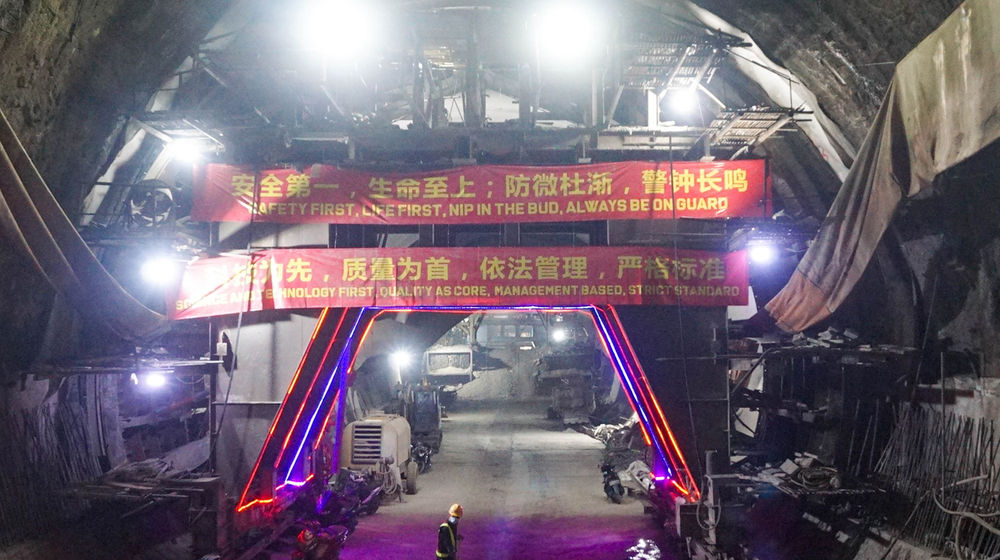 Proyek Tunnel 2 Kereta Cepat -06.jpg