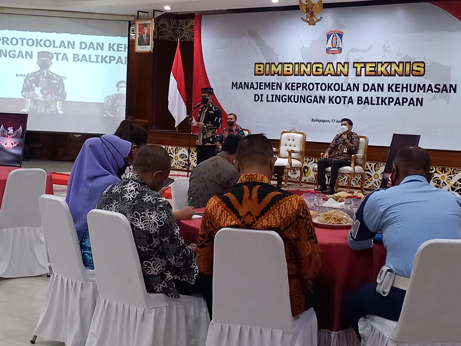 Pemerintah Kota Balikpapan menggelar Bimbingan Teknis mengenai Keprotokolan Kehumasan di Auditorium Kantor Wali Kota Balikpapan, Jumat (17/6/2022)