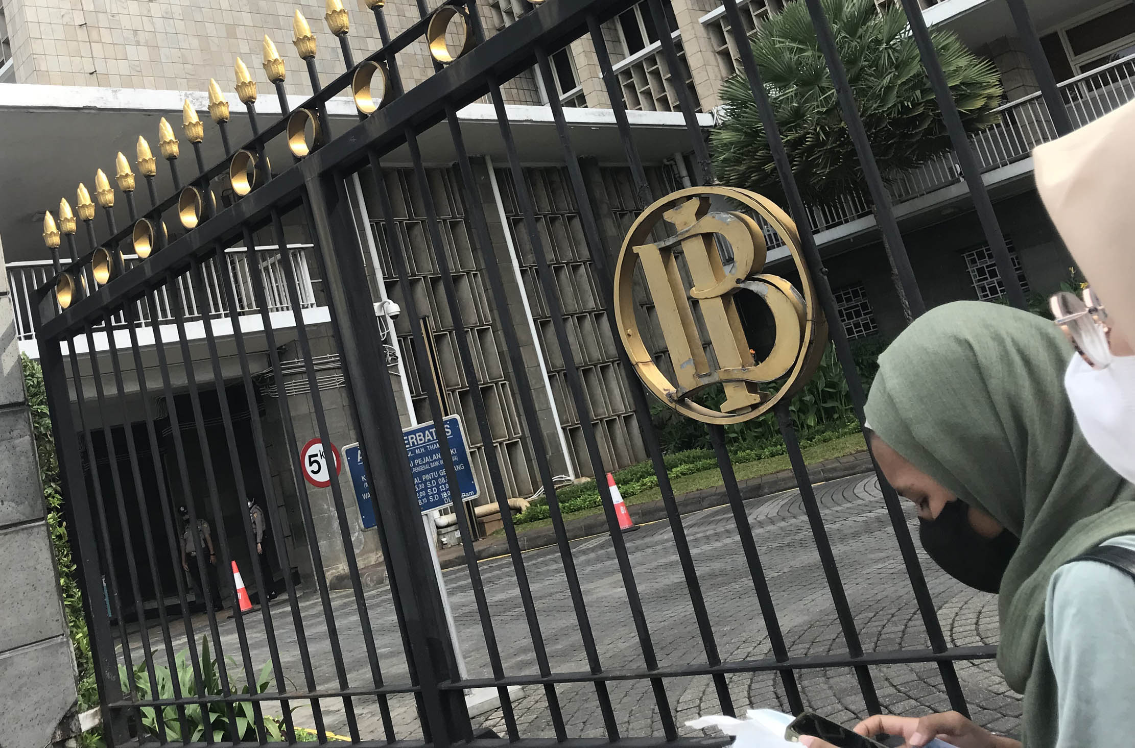 Nampak depan Gedung Bank Indonesia di Jl Thamrin Jakarta. Foto : Panji Asmoro/TrenAsia