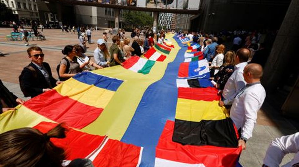 Ukraina akhirnya mengantongi status kandidat untuk bergabung Uni Eropa setelah penantian 30 tahun.