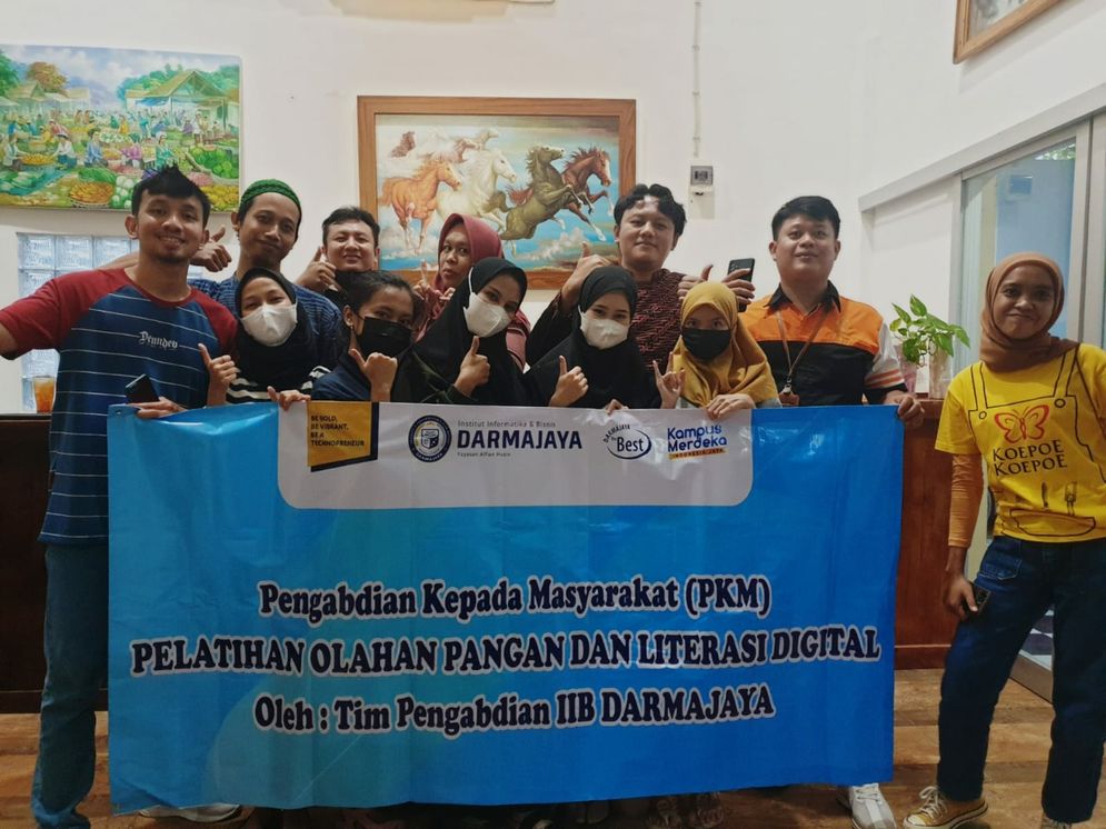 Pelatihan Olahan Pangan dan Literasi Digital diberikan untuk memberikan pengetahuan kepada Komunitas Disabilitas Tuli dan Bisu terkait dengan pembuatan produk.