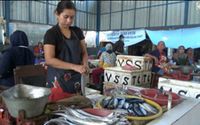 Bu Peni pedagang ikan.jpg