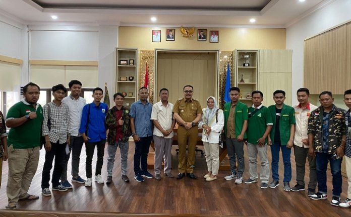 Universitas Teknologi Sulawesi Utara menggelar webinar. (Foto:istimewa)