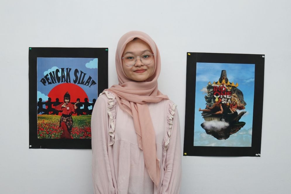 Hellen Larissa, mahasiswi Program Studi (Prodi) Desain Komunikasi Visual (DKV) Institut Informatika dan Bisnis (IIB) Darmajaya Juara Lomba Fotografi Nasional yang diselenggarakan Kopma STIE Indonesia Jakarta 2022