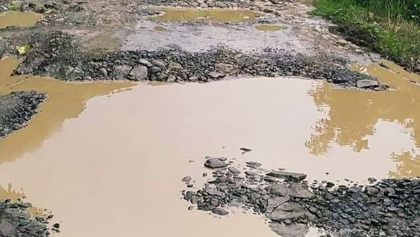 Warga Desak Pemda Matim  Segera Perbaiki Jalan Rusak di Desa Rana Masak dan Desa Golo Ndele